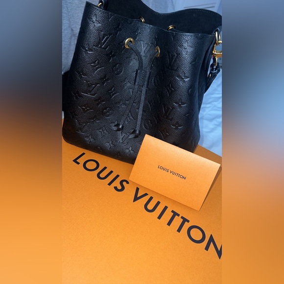 Louis Vuitton black bag - Picture 2 of 3